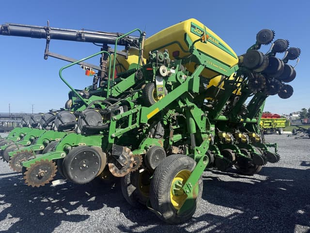 Image of John Deere 1790 equipment image 1