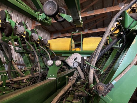 Image of John Deere 1790 equipment image 2