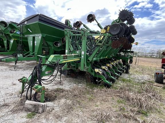 Image of John Deere 1790 equipment image 1