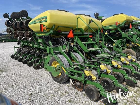 Image of John Deere 1790 equipment image 2