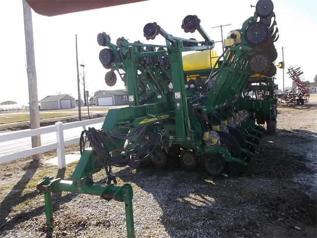 Image of John Deere 1790 equipment image 2