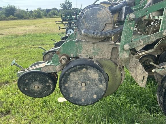 Image of John Deere 1790 Image 1