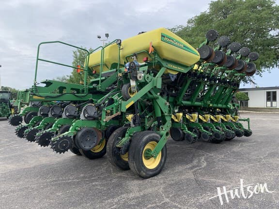 Image of John Deere 1790 equipment image 1