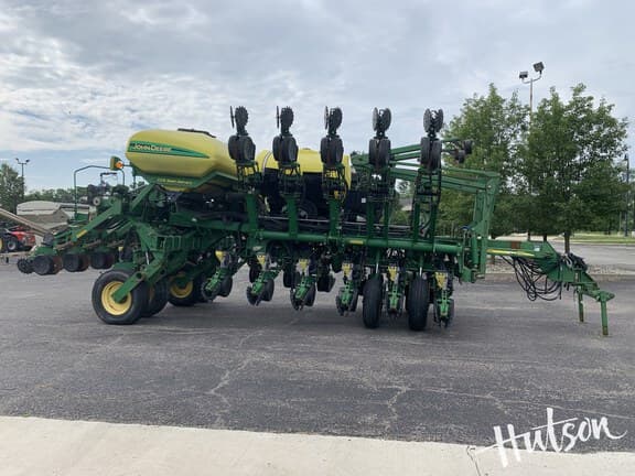 Image of John Deere 1790 equipment image 2