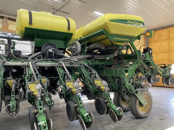 Image of John Deere 1790 equipment image 3