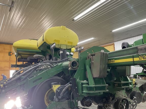 Image of John Deere 1790 equipment image 4
