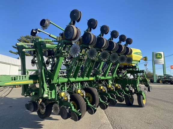 2009 John Deere 1790 Equipment Image0