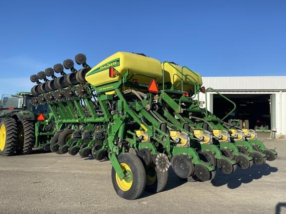 Image of John Deere 1790 equipment image 4