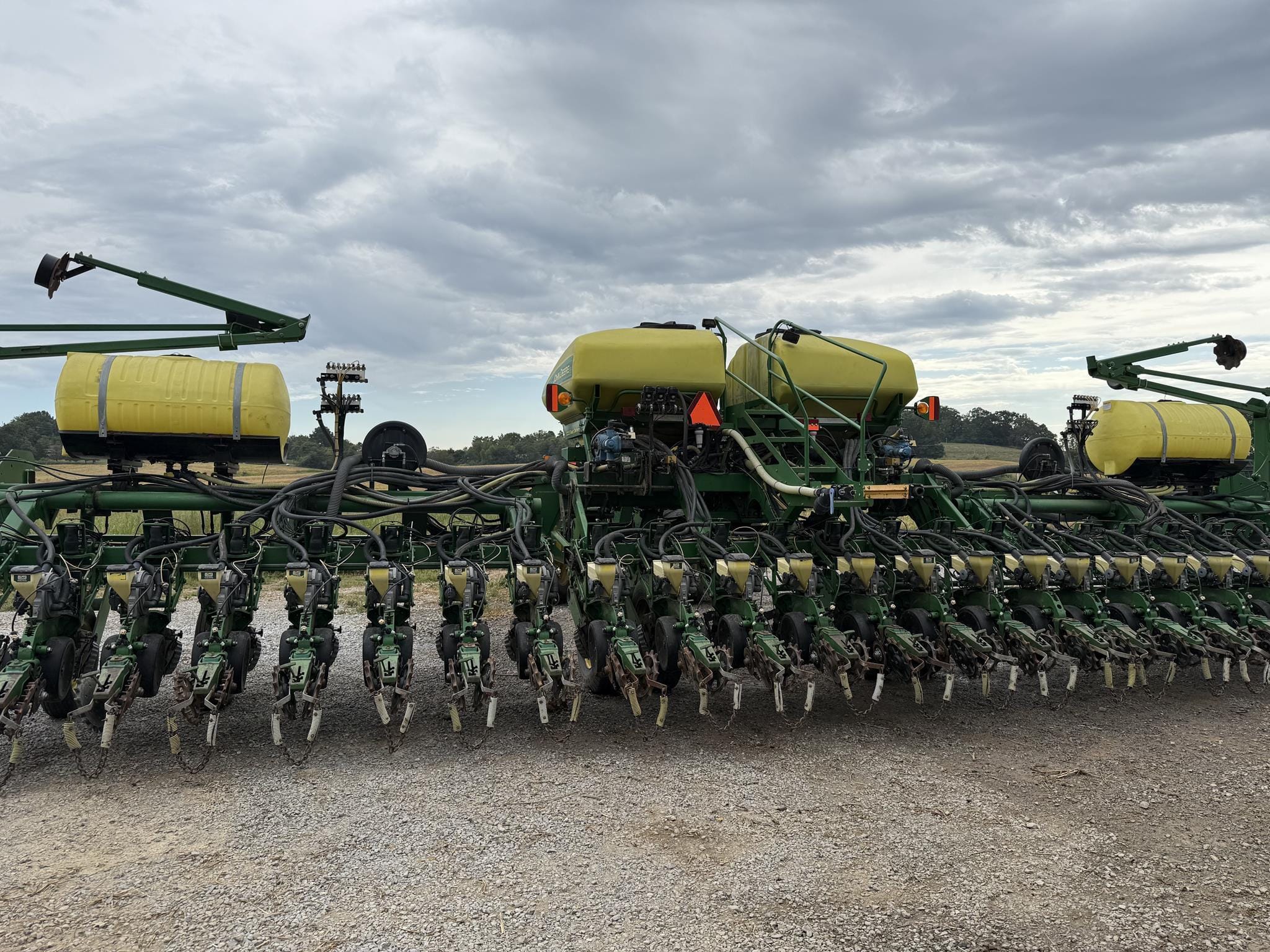 2009 John Deere 1790 Equipment Image0