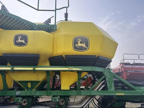 Image of John Deere 1870 equipment image 3