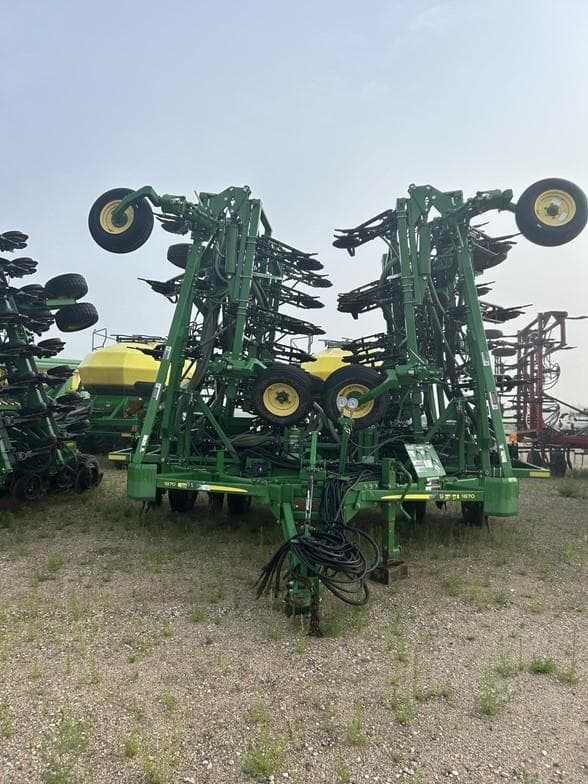 Image of John Deere 1870 equipment image 1