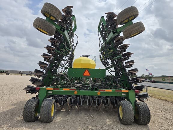 Image of John Deere 1890 equipment image 3