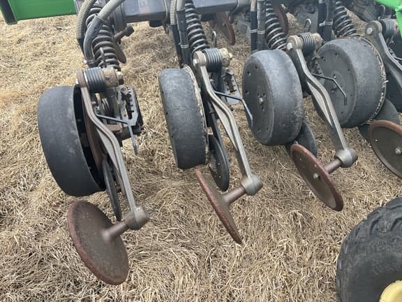 Image of John Deere 1890 equipment image 2