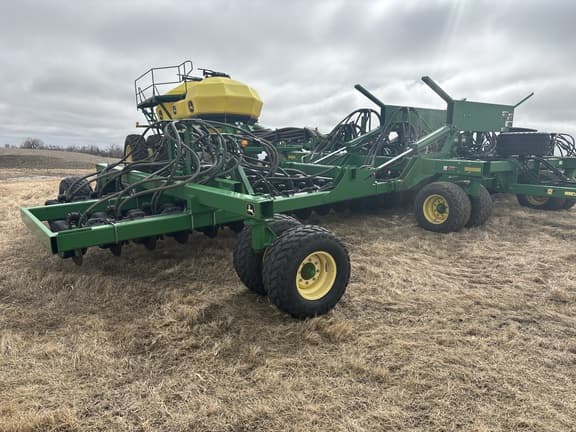 Image of John Deere 1890 equipment image 1