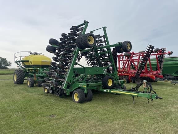 Image of John Deere 1890 equipment image 1