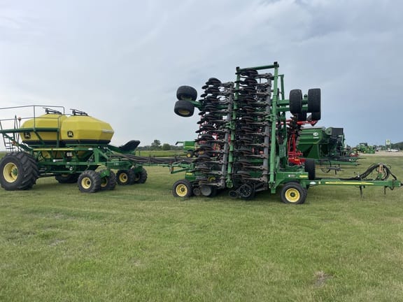 2009 John Deere 1890 Equipment Image0