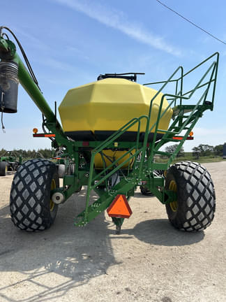 Image of John Deere 1890 equipment image 3