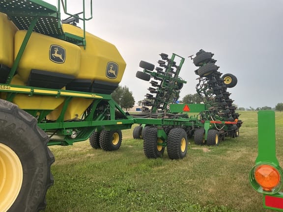 2009 John Deere 1890 Equipment Image0