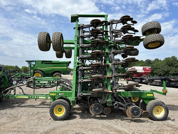 Image of John Deere 1890 equipment image 1