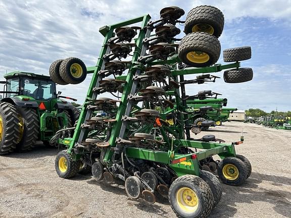 Image of John Deere 1890 equipment image 2