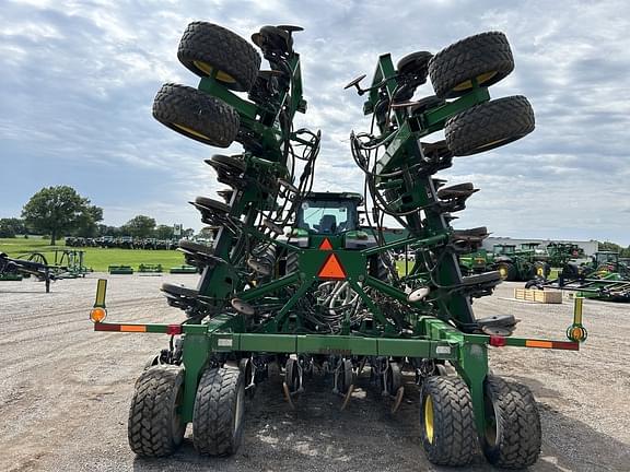 Image of John Deere 1890 equipment image 3