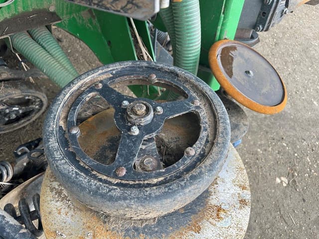 Image of John Deere 1895 equipment image 4