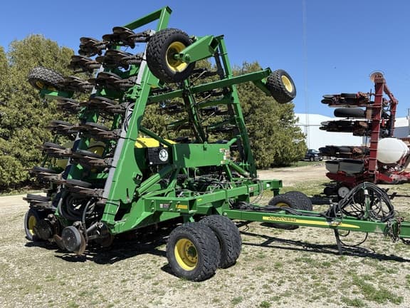 Image of John Deere 1990 Primary image