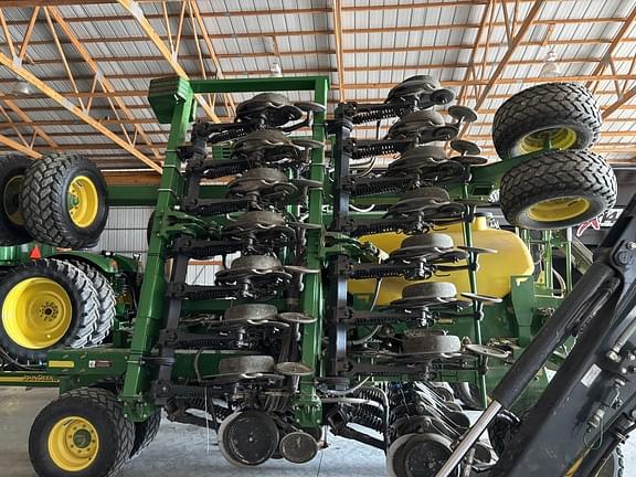 Image of John Deere 1990 equipment image 1