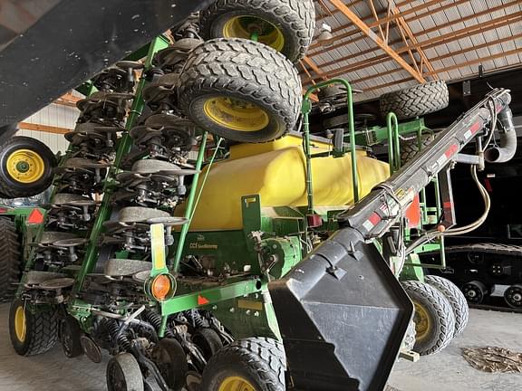 Image of John Deere 1990 equipment image 2