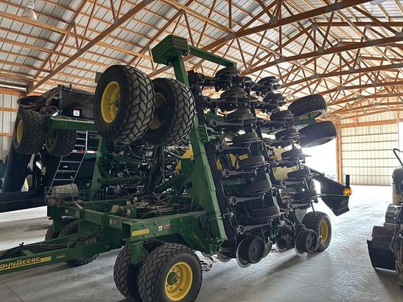 Image of John Deere 1990 Primary image