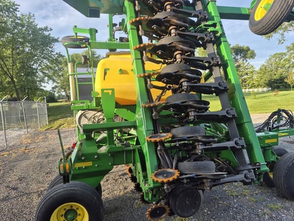Image of John Deere 1990 equipment image 3