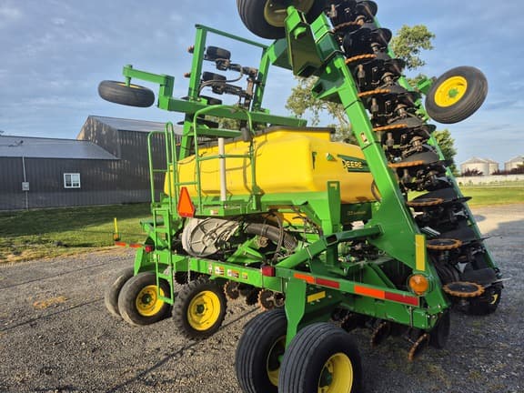 Image of John Deere 1990 equipment image 4