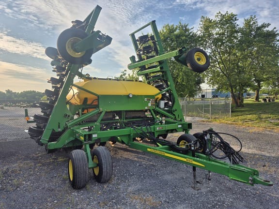2009 John Deere 1990 Equipment Image0