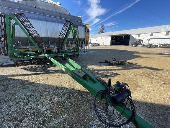 Image of John Deere 200 Primary image