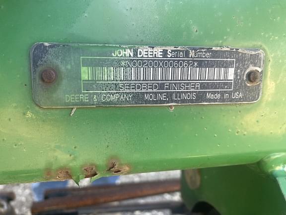 Image of John Deere 200 equipment image 1