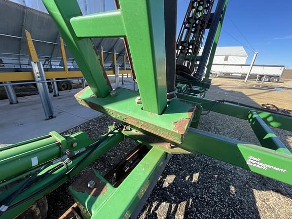 Image of John Deere 200 equipment image 3