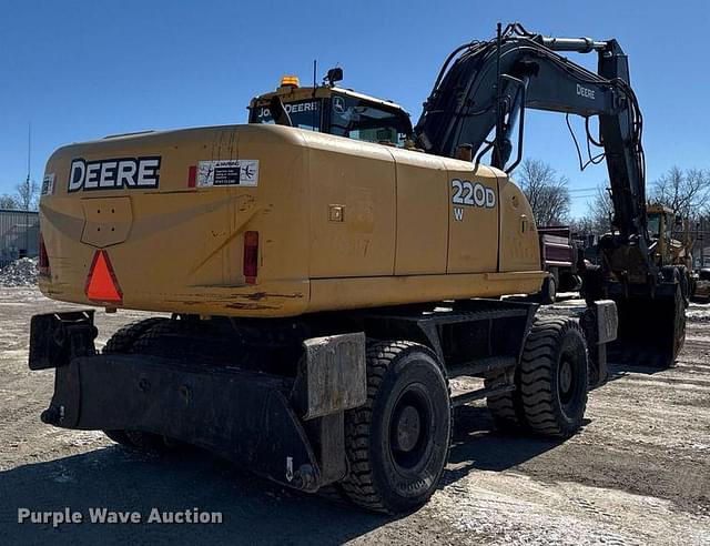 Image of John Deere 220D equipment image 4