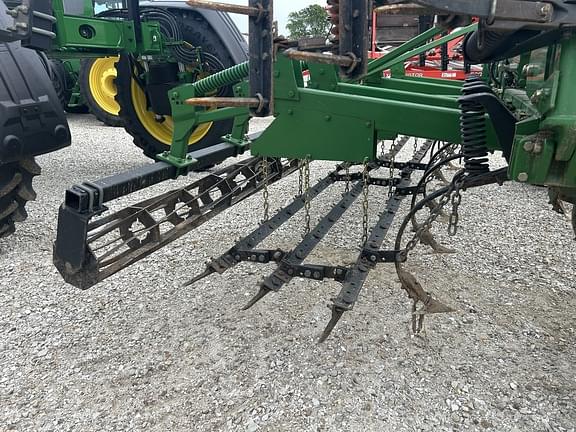 Image of John Deere 2210 equipment image 4