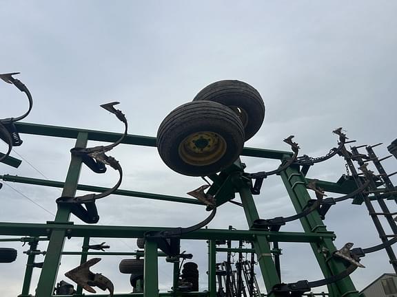 Image of John Deere 2210 equipment image 1