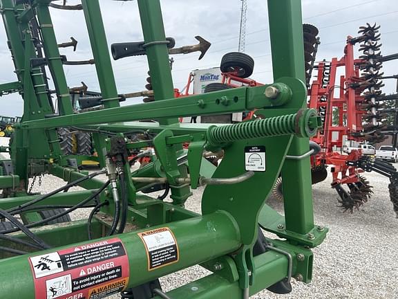 Image of John Deere 2210 equipment image 3