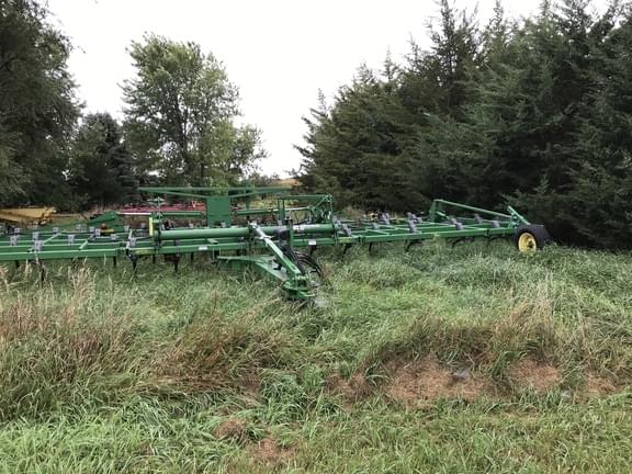 Image of John Deere 2210 Primary image