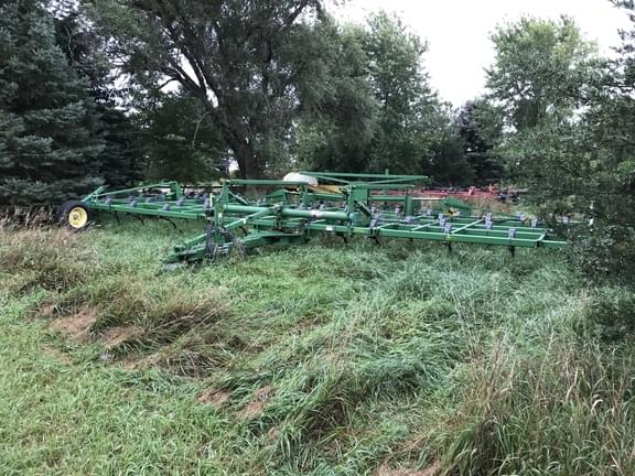 Image of John Deere 2210 equipment image 1