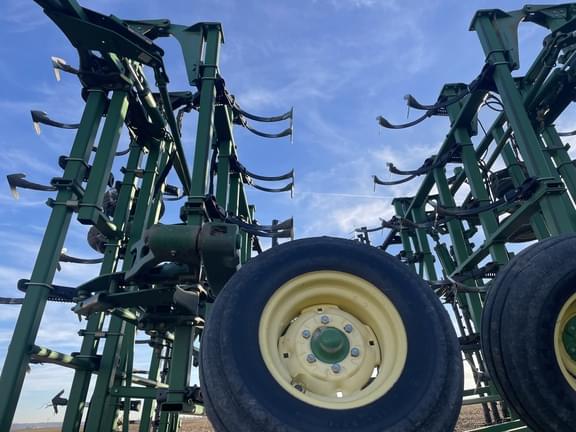 Image of John Deere 2210 equipment image 3