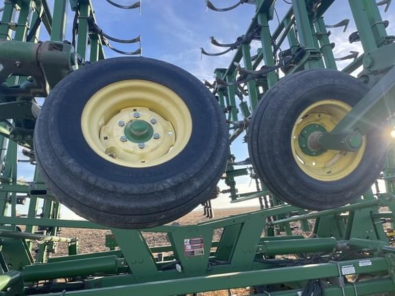 Image of John Deere 2210 equipment image 4