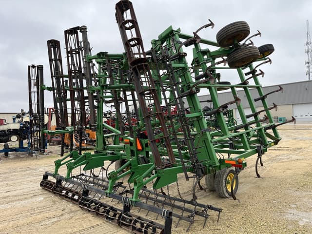 Image of John Deere 2210 equipment image 2