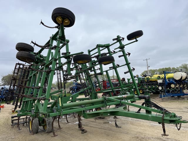 Image of John Deere 2210 equipment image 1