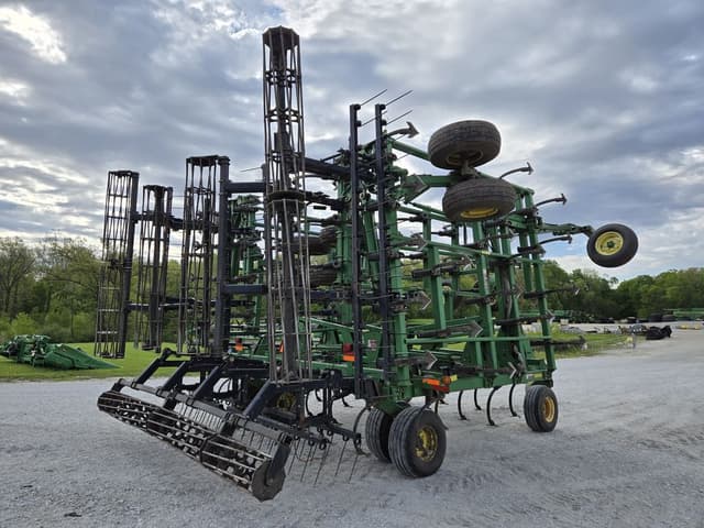 Image of John Deere 2210 equipment image 4