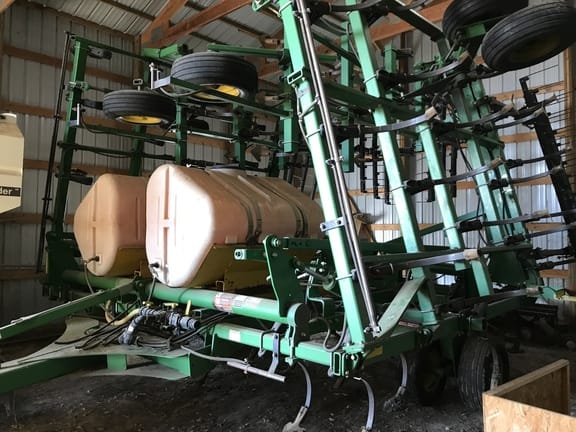 Main image John Deere 2210L