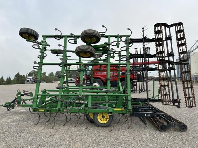 Image of John Deere 2210 equipment image 2