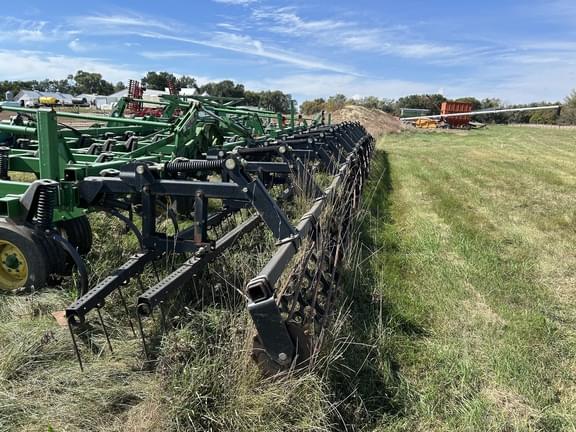 Image of John Deere 2210 equipment image 4